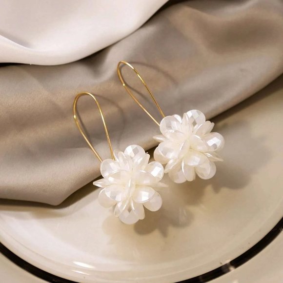 White Boho Flower Decor Drop Earrings - Picture 3 of 5